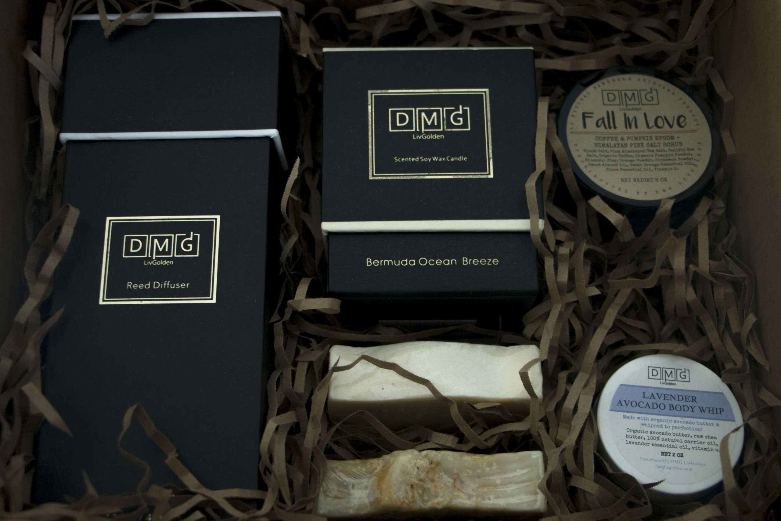 DMG Liv Golden Gift Box